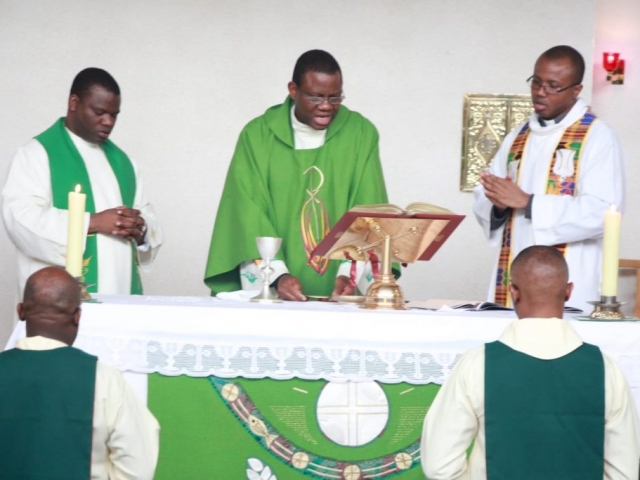 Fr Cornelius Nwaogwugwu CM joined by other priests